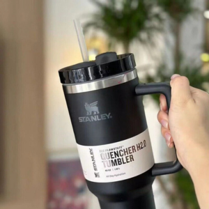 Stanley Quencher H2.0 FlowState Tumbler 40 oz – Matte Black